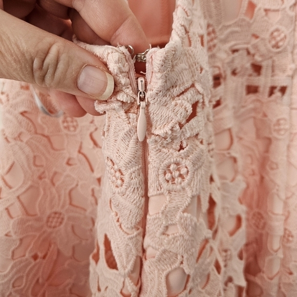 Lovers and Friends Bellini lace mini dress pink size S - Picture 10 of 13